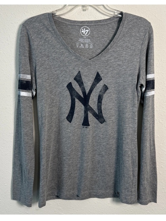 ‘47 Brand Tops - New York Yankees ‘47 Brand Retro V-Neck Long Sleeve Shirt Women’s Small Gray